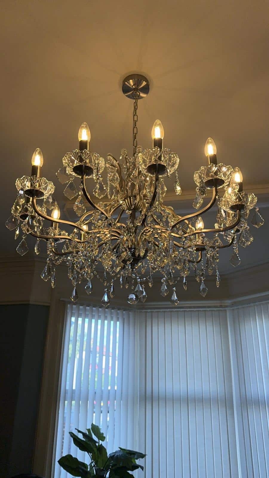 A Bespoke Chandelier Installation With HES 7 92 16.9.24 Bespoke Chandelier